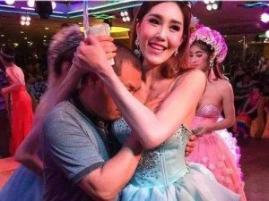 最爽FREE性欧美人妖(最爽 FREE 性欧美人妖激情肉搏大战)